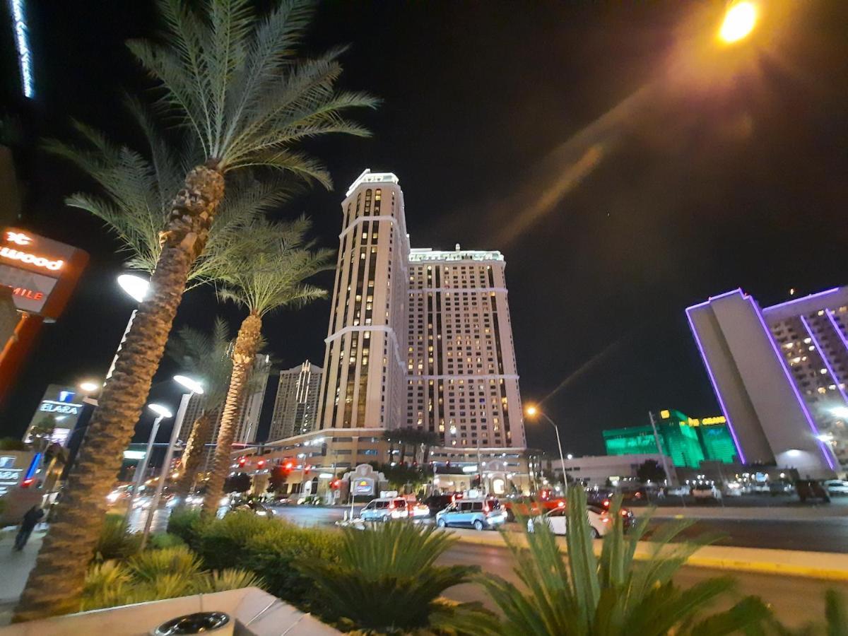 At Marriott's Grand Chateau Vegas Strip-no Fee Apartahotel