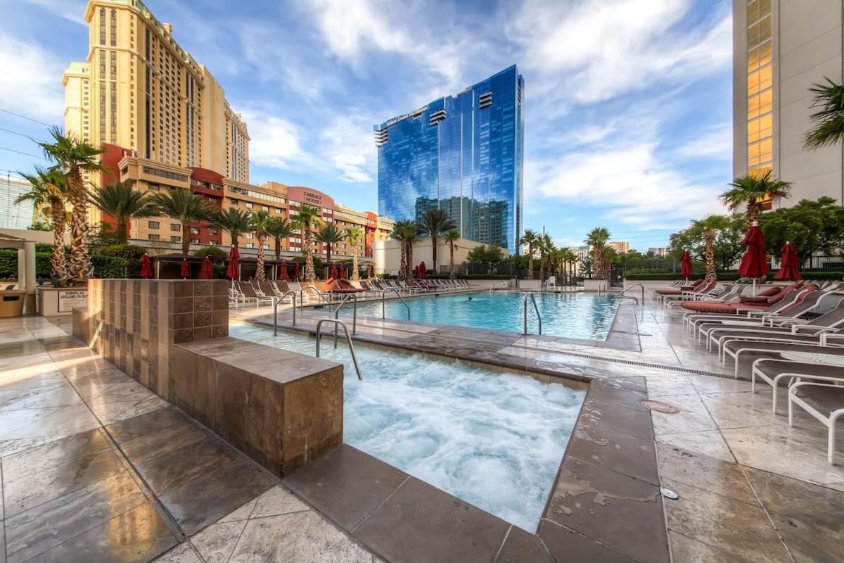 Awesome The Signature Mgm With Strip View. No Fee! Las Vegas