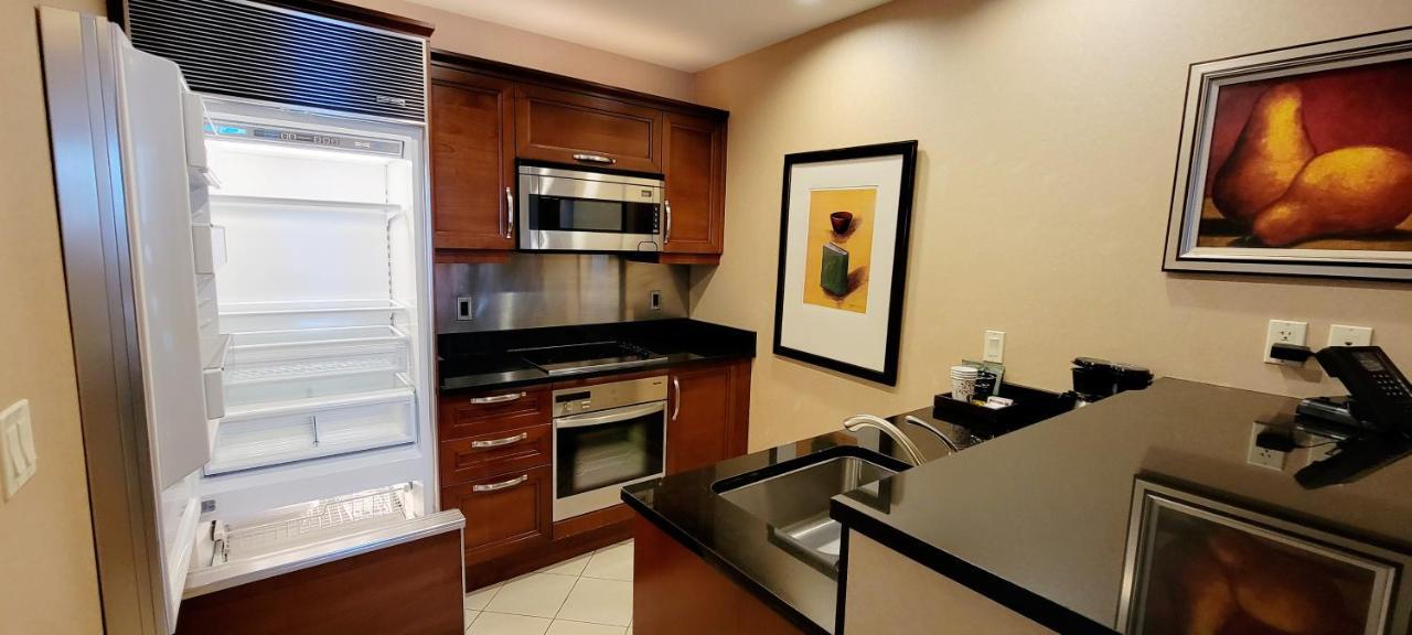Awesome The Signature Mgm With Strip View. No Fee!