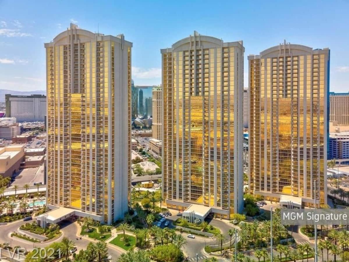 Awesome The Signature Mgm With Strip View. No Fee!