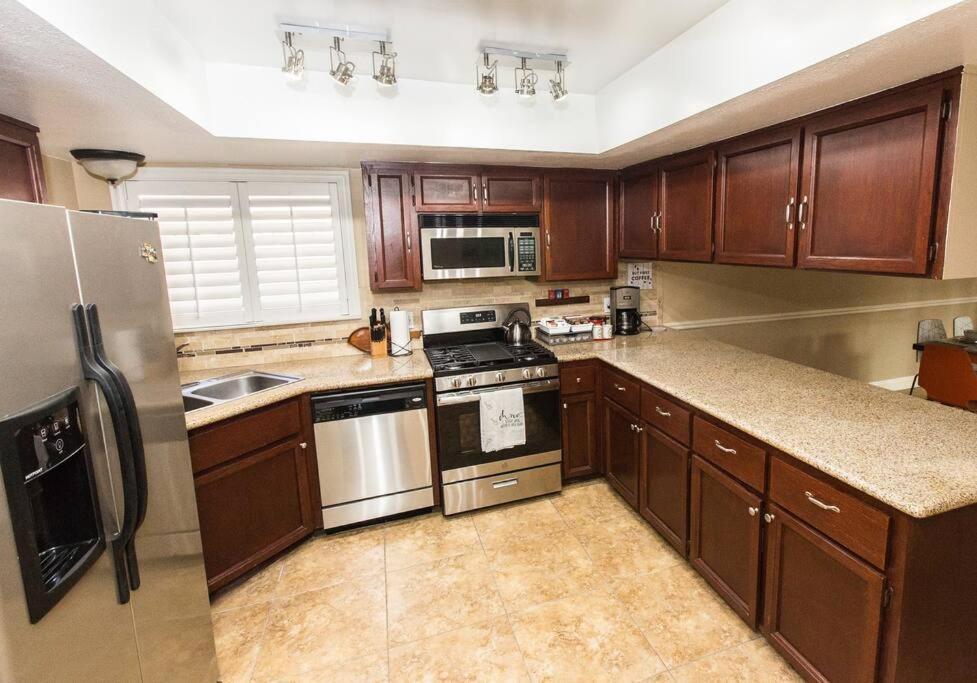 Cozy In Quiet Neighborhood Holiday home Las Vegas