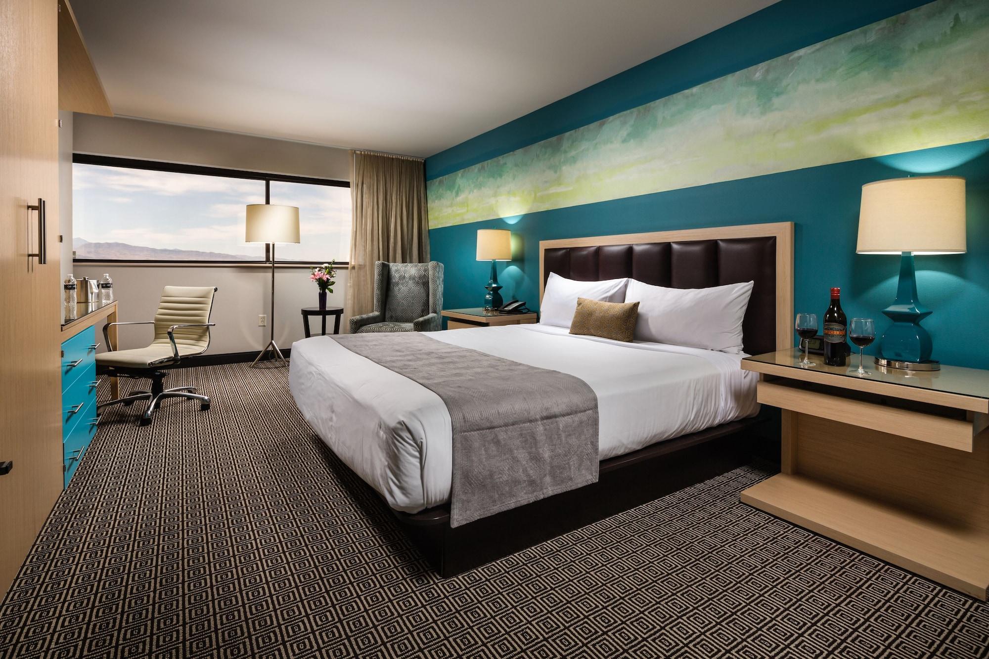 Hotel Downtown Grand & Casino 3*