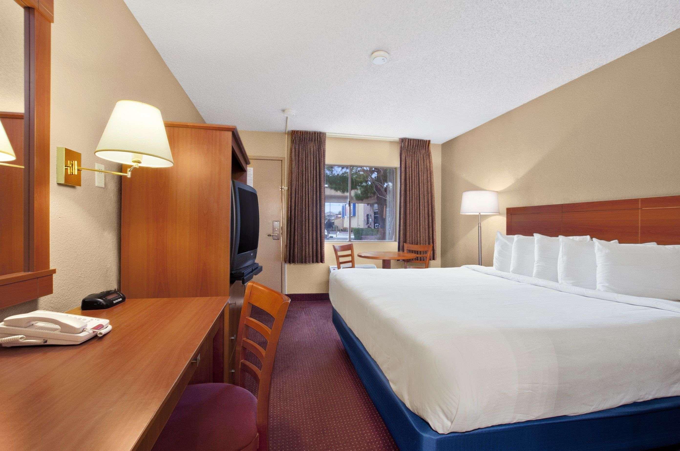 Hotel Days By Wyndham Vegas Wild Wild West Gambling Hall