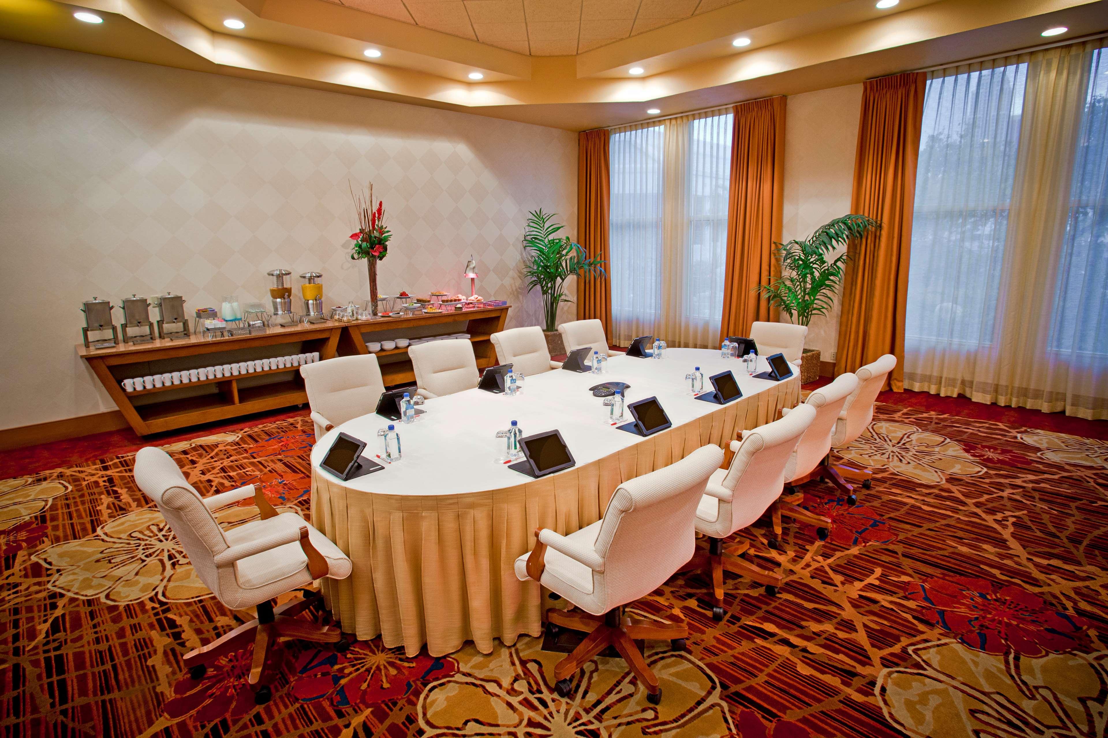 Resort Tropicana A Doubletree By Hilton & Casino - Free Parking
