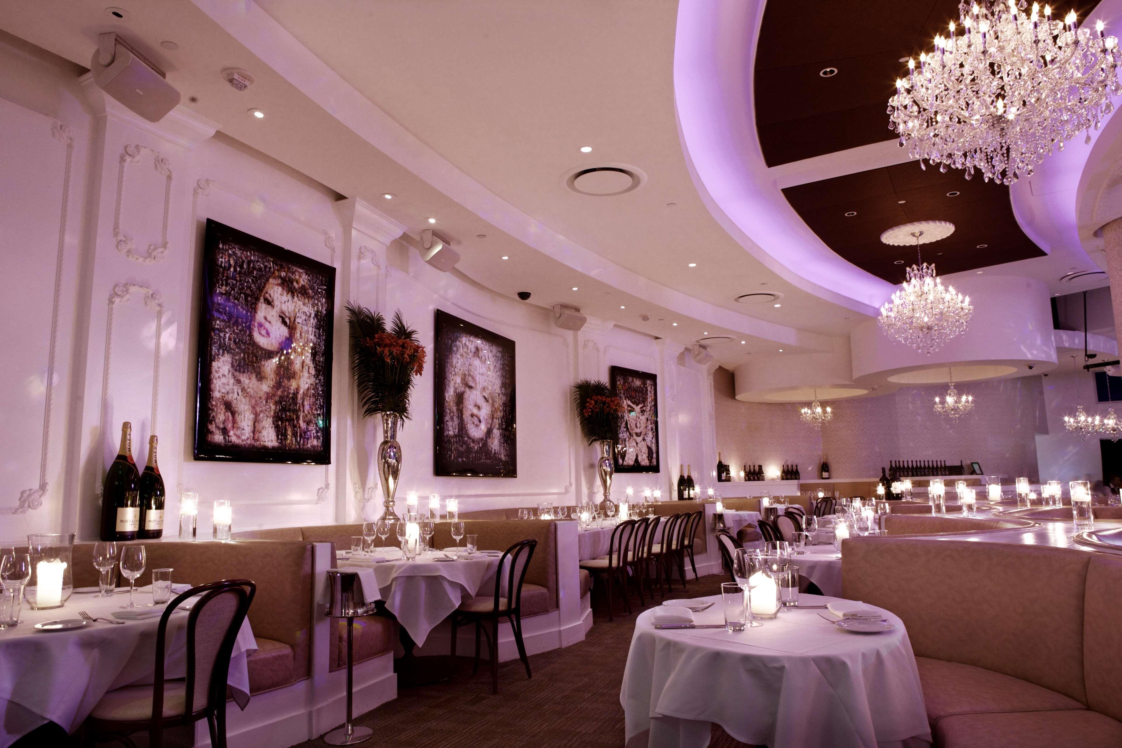 Resort Tropicana A Doubletree By Hilton & Casino - Free Parking 4*