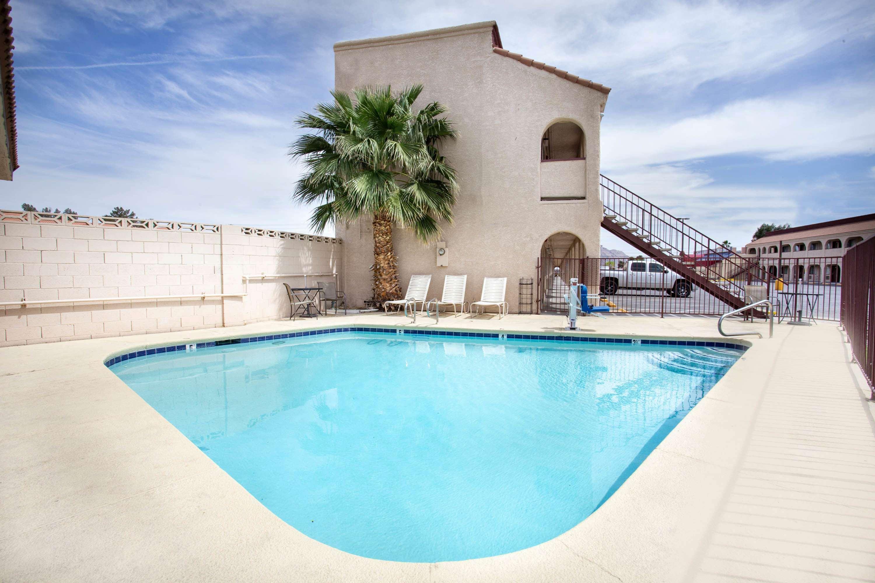 Super 8 By Wyndham Vegas Nellis Afb Area 2*
