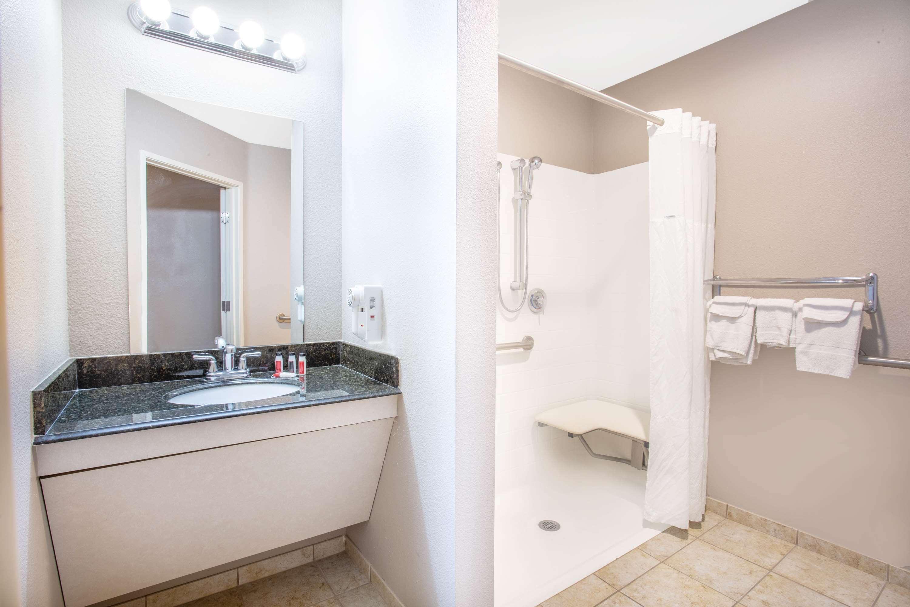 Super 8 By Wyndham Vegas Nellis Afb Area Motel 2*