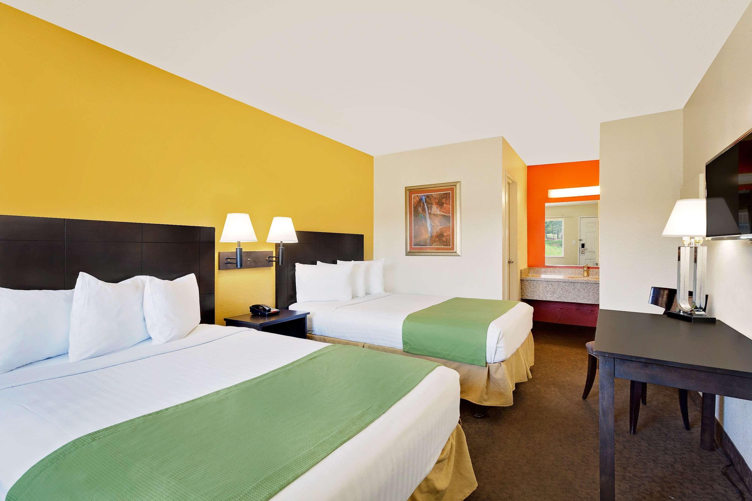 Howard Johnson By Wyndham Vegas Near The Strip Las Vegas