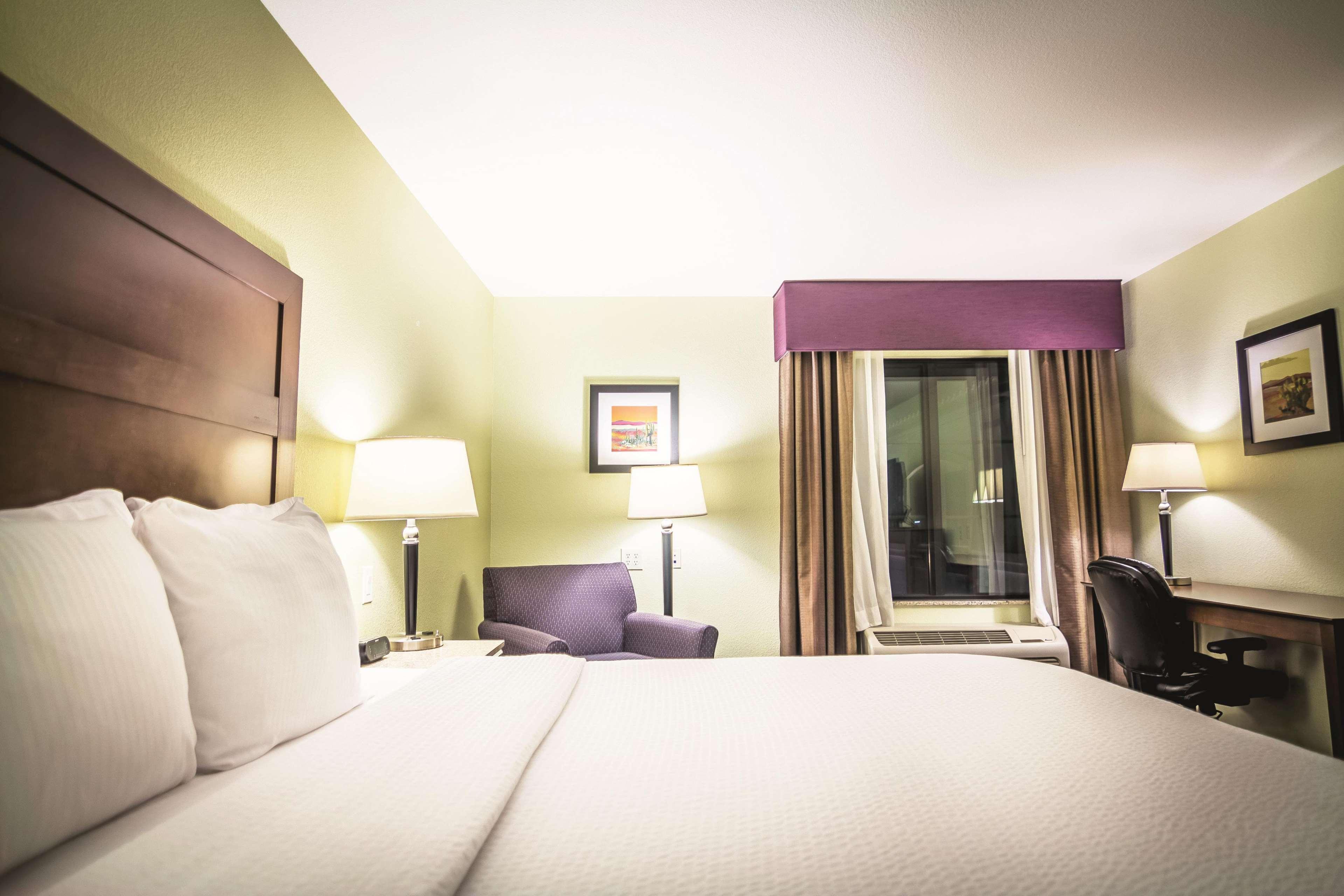 Hotel La Quinta By Wyndham Airport South 3*