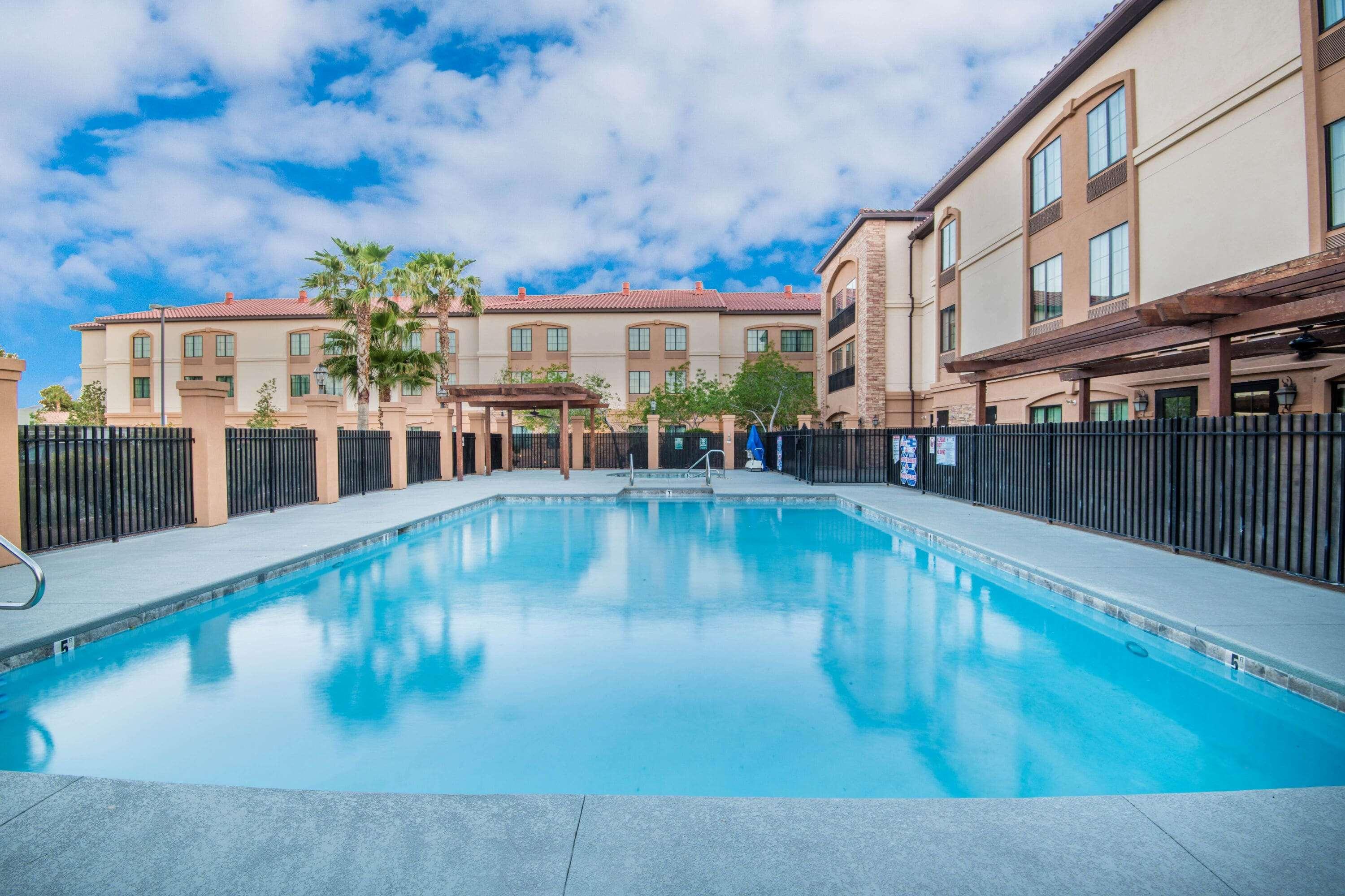 La Quinta By Wyndham Airport South Hotel 3*