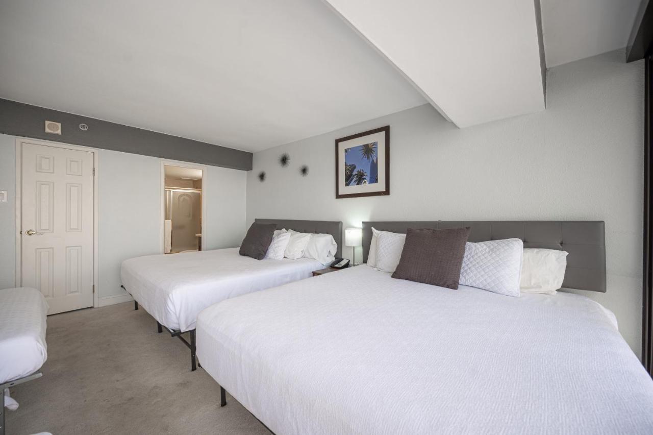 Apartment Iconic Vegas Views - 6 Comfy Beds, No Fees, Center Strip!