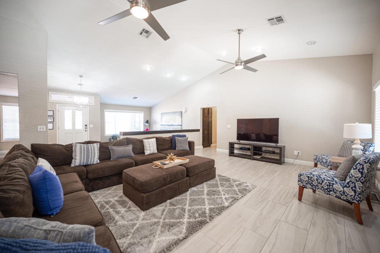 Ferienhaus Luxury Near Strip And Airport. *