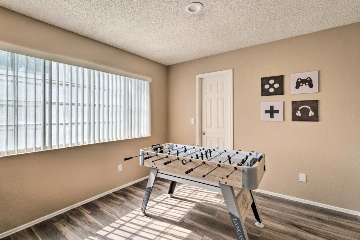 Holiday home A Beautiful House With Hot Tub, Grill & Games!