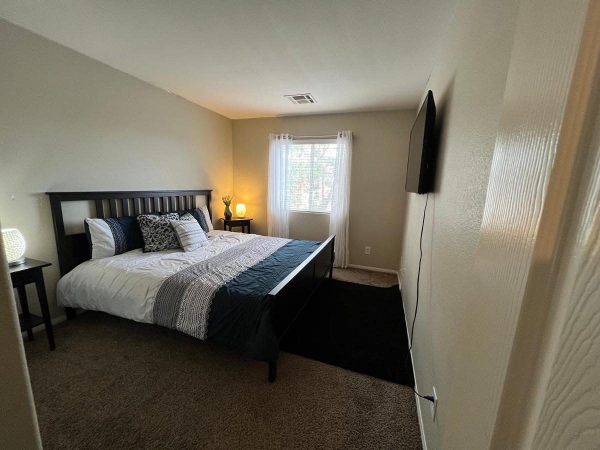 Privatunterkunft Spacious, Chic 3bd, Sleeps 8 Convenient To Everything Las Vegas