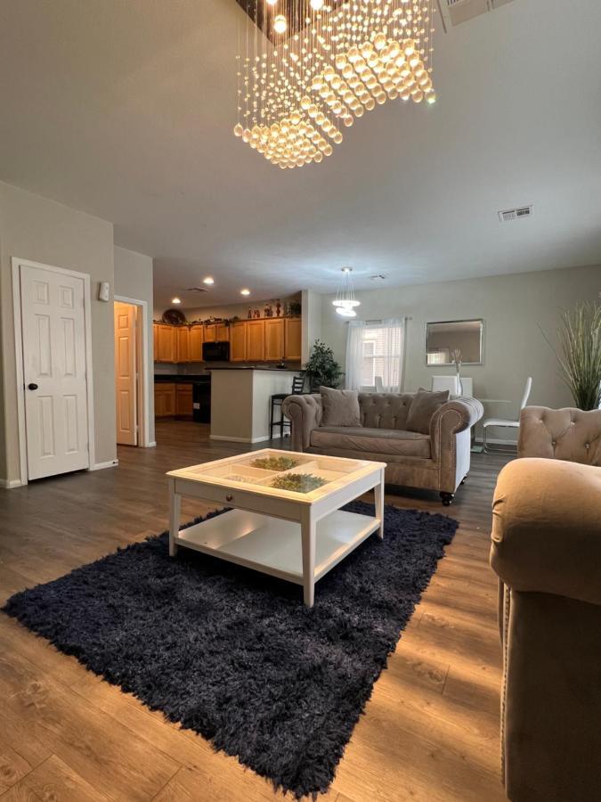 Spacious, Chic 3bd, Sleeps 8 Convenient To Everything Privatunterkunft *