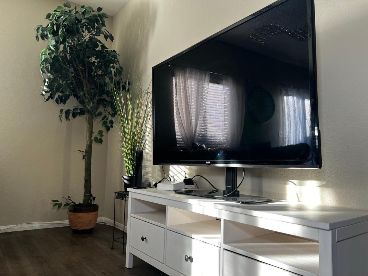 Spacious, Chic 3bd, Sleeps 8 Convenient To Everything Privatunterkunft