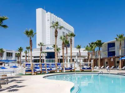 Tropicana A Doubletree By Hilton & Casino - Free Parking 4*