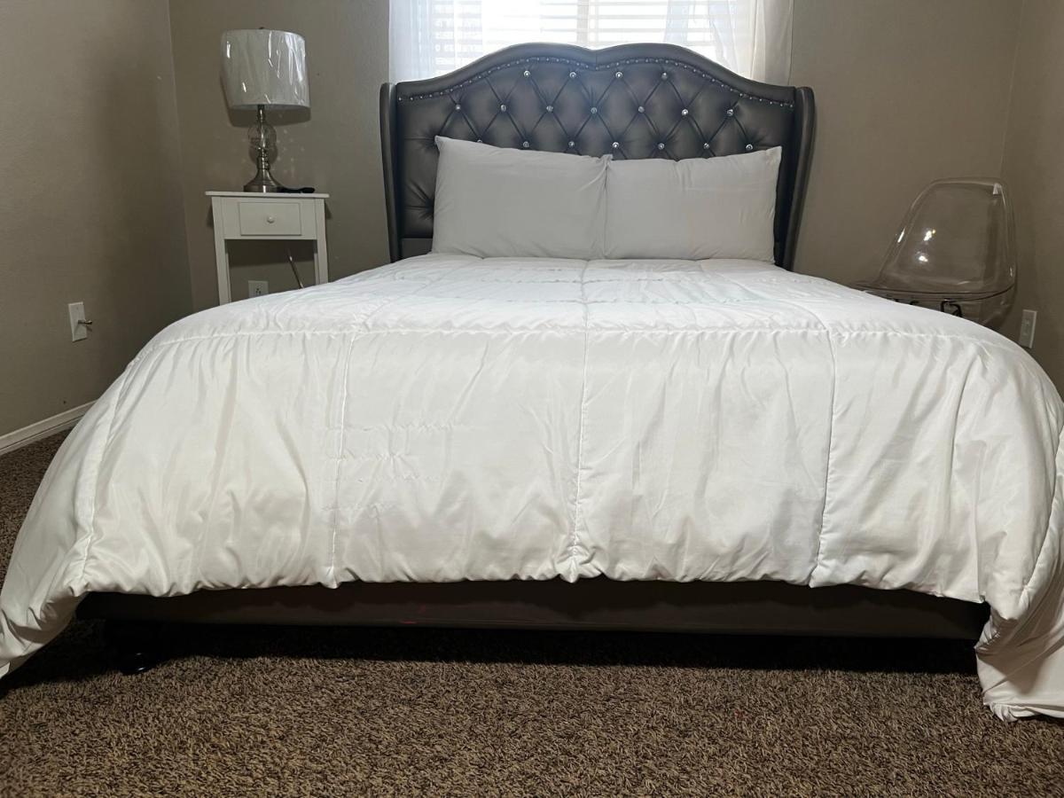 Spacious, Chic 3bd, Sleeps 8 Convenient To Everything *