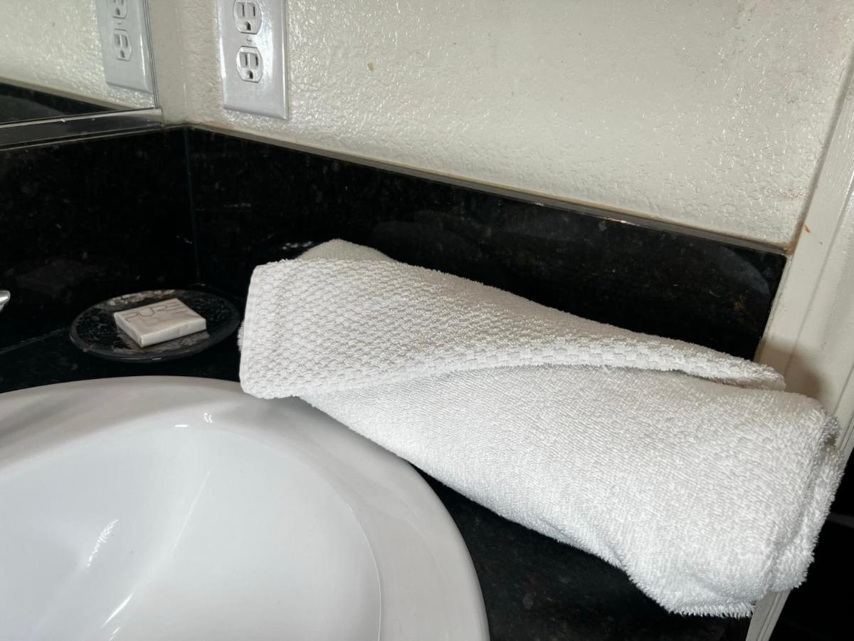 Spacious, Chic 3bd, Sleeps 8 Convenient To Everything Privatunterkunft Las Vegas