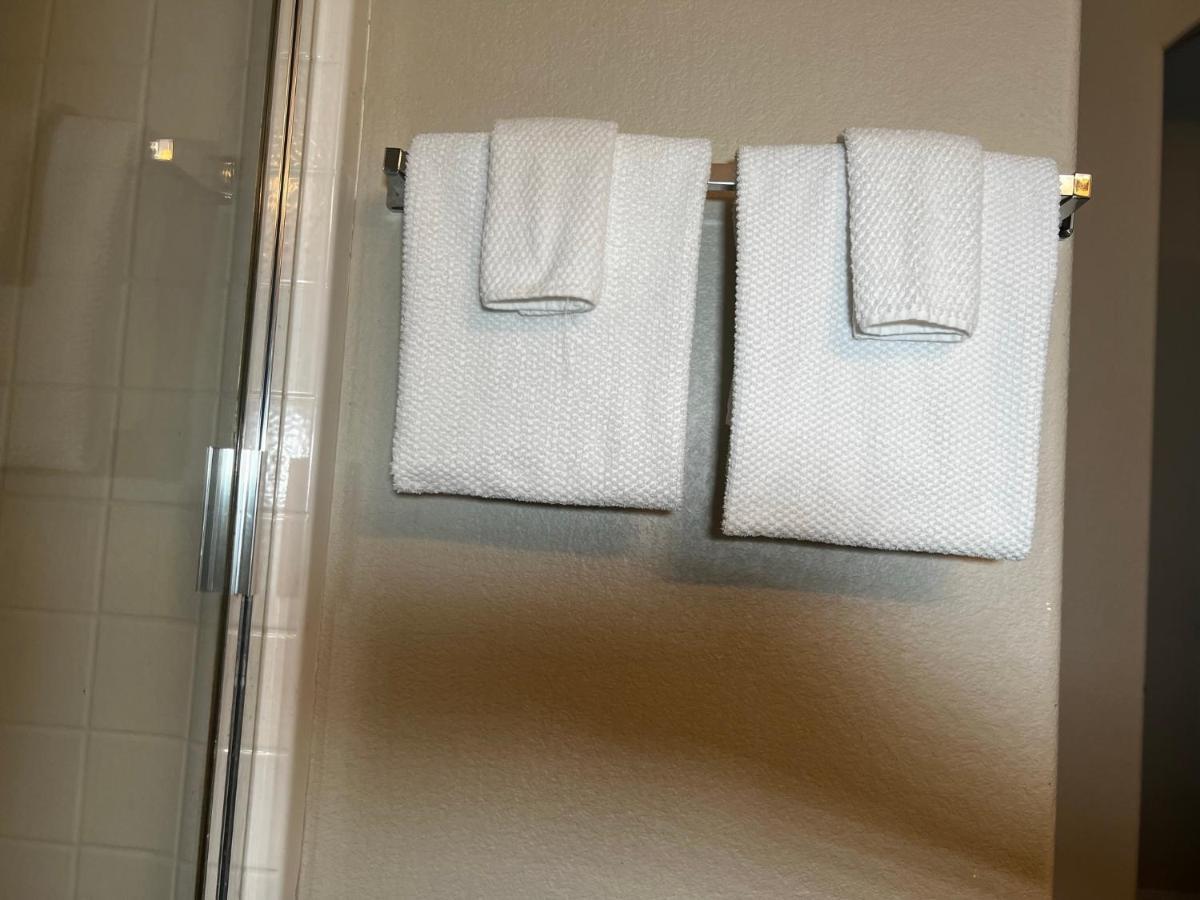 Spacious, Chic 3bd, Sleeps 8 Convenient To Everything Privatunterkunft Las Vegas