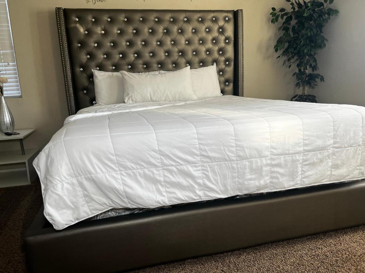 Spacious, Chic 3bd, Sleeps 8 Convenient To Everything Privatunterkunft Las Vegas