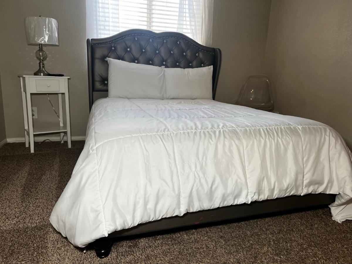Spacious, Chic 3bd, Sleeps 8 Convenient To Everything Privatunterkunft