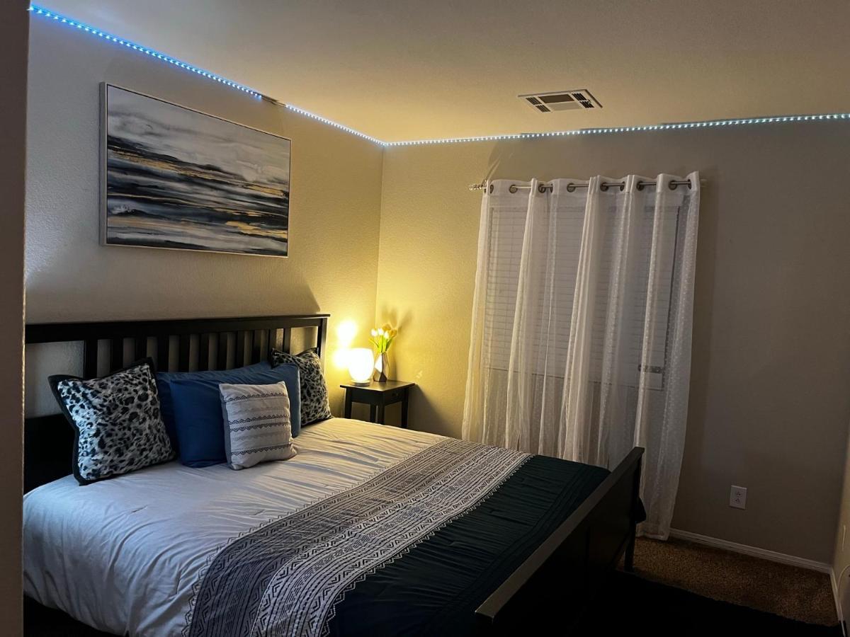 Spacious, Chic 3bd, Sleeps 8 Convenient To Everything * Las Vegas