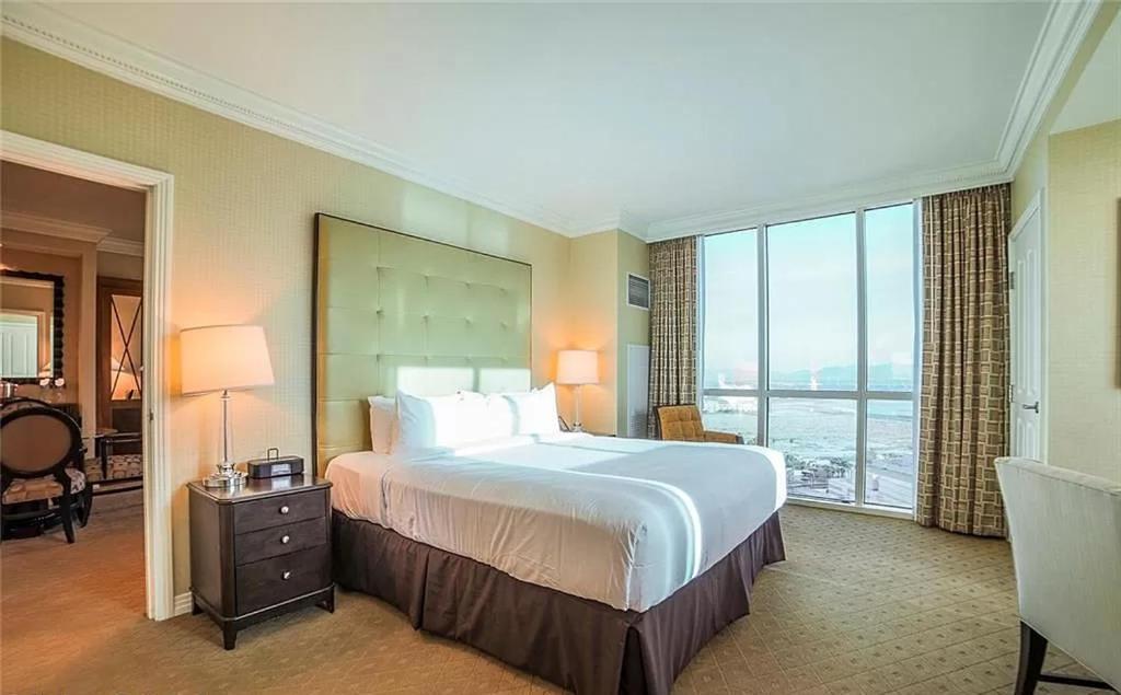 Mgm Signature Large Corner Balcony #4f7 Aparthotel