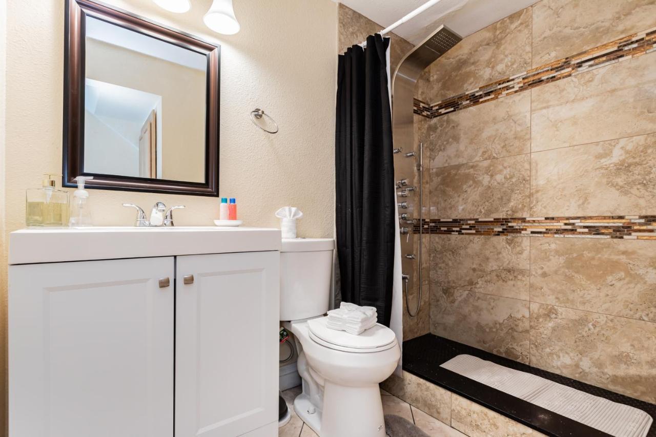 Ferienhaus Spacious 5-bedroom Retreat With Pool Minutes From The Vegas Strip