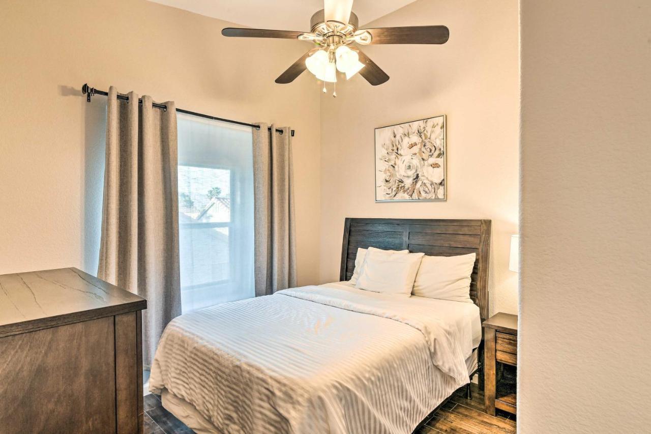 Contemporary Vegas Townhome With Community Pool Holiday home *