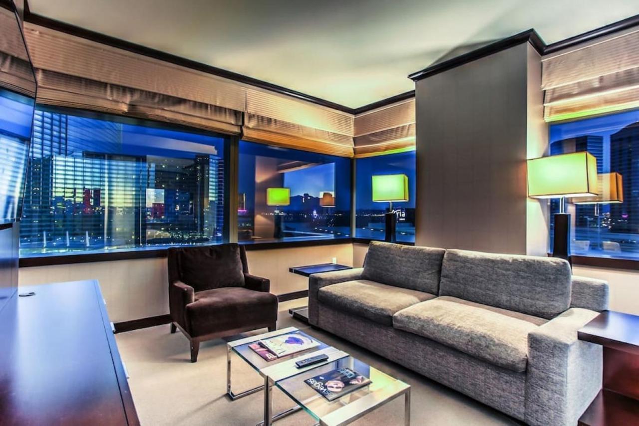 Center - Panoramic Corner At Vdara
