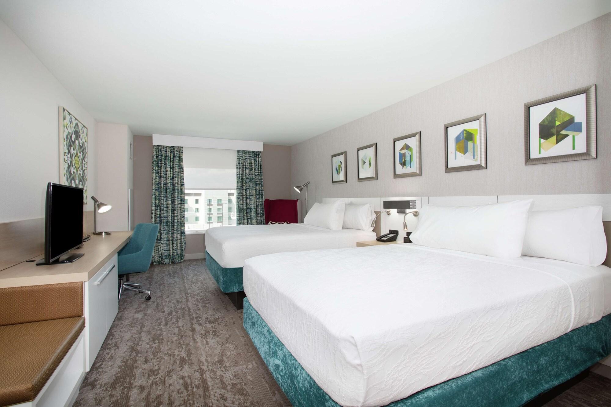 Hilton Garden Vegas Center Hotel