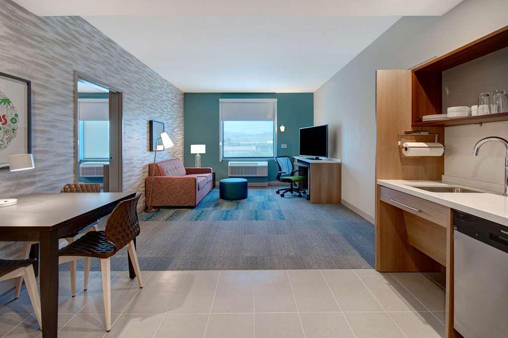 Home2 By Hilton Vegas North Hotel