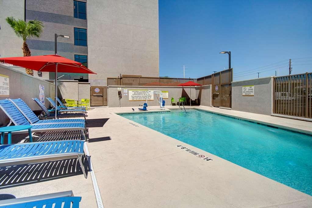 Home2 By Hilton Vegas North 3*