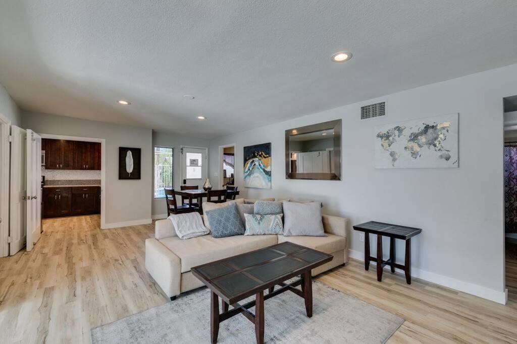 Phoenix House Great For Groups!!! Holiday home Las Vegas