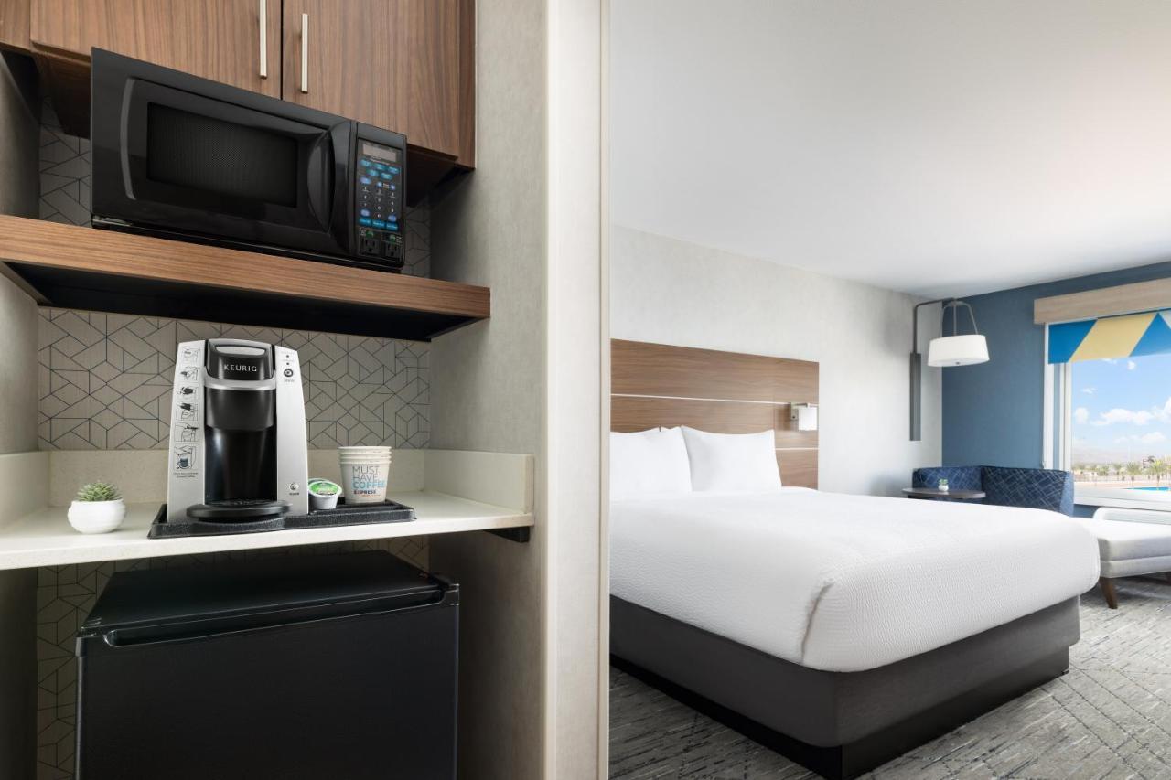Holiday Express Stadium Area By Ihg Hotel 3*