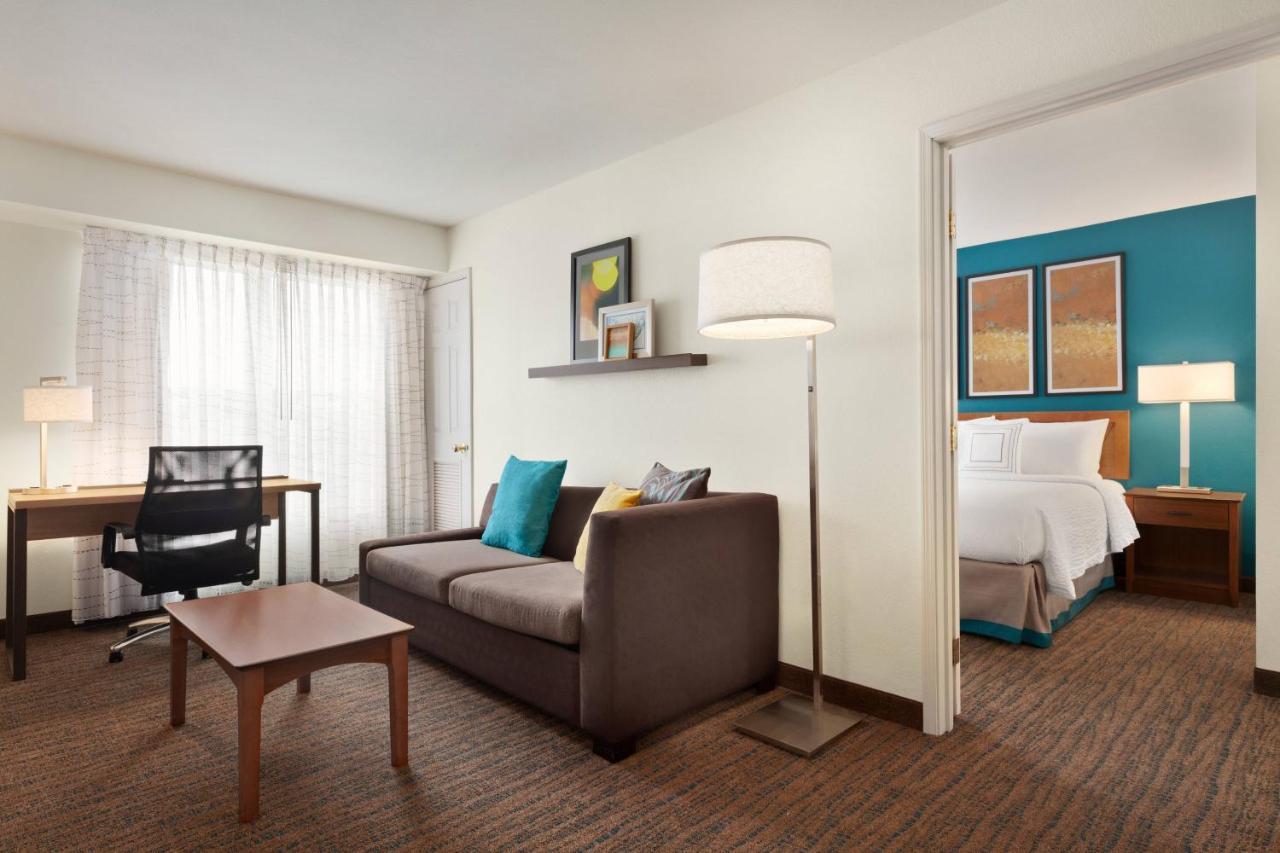 Hotel By Marriott Stadium Area