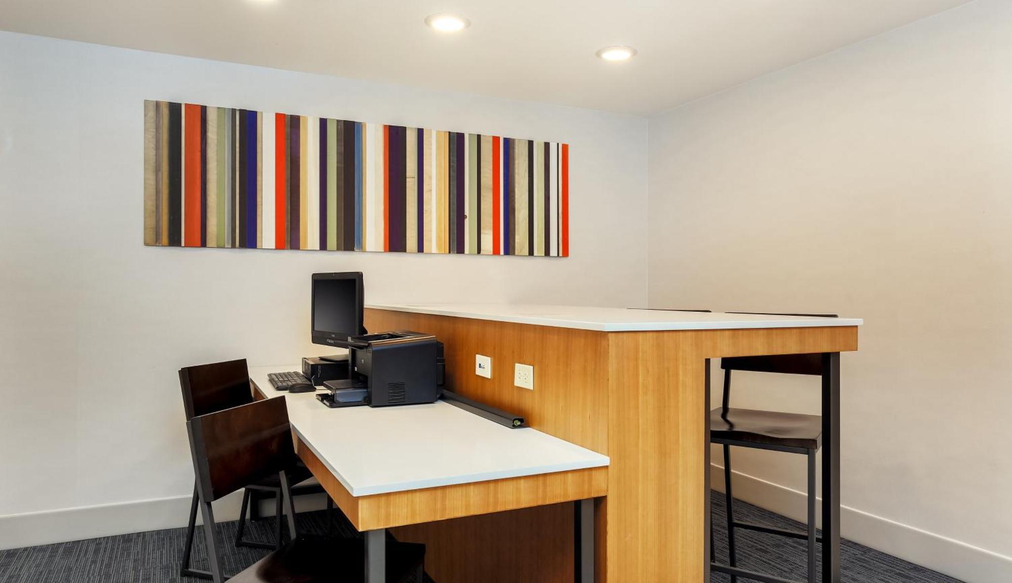 Holiday Express Stadium Area By Ihg Hotel