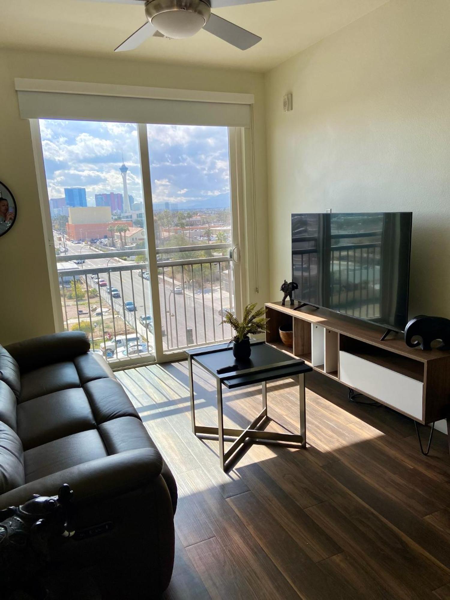 Ely On Fremont Apartment