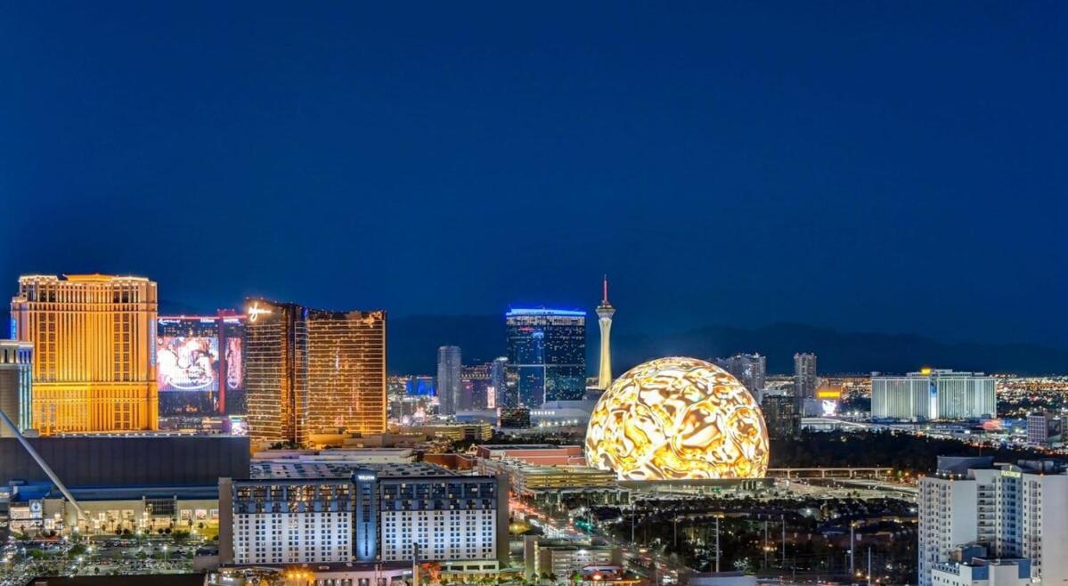 Mgm Signature-25-805 Balcony Strip Sphere F1 Views Vakantiehuis *