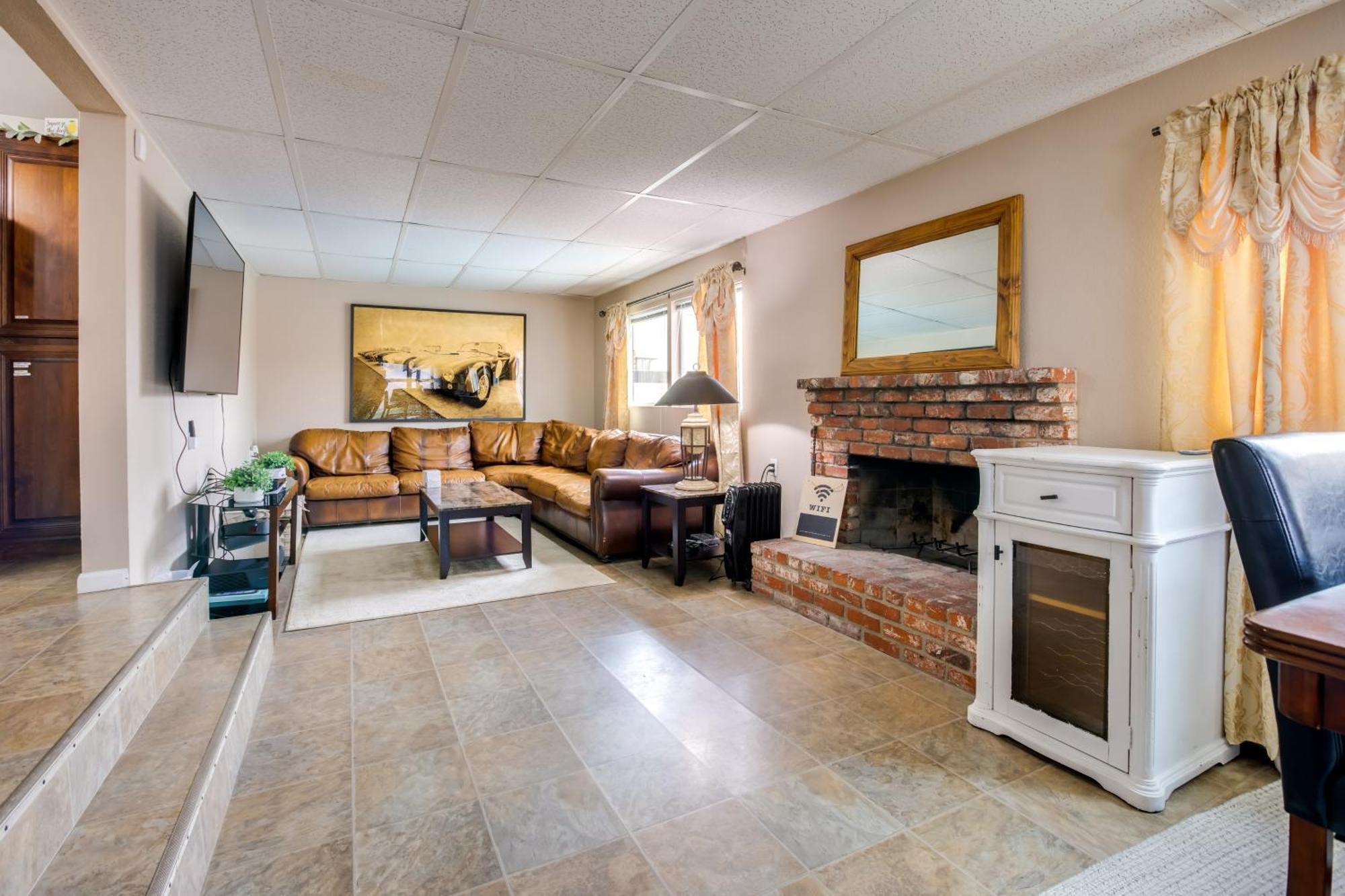 Pet-friendly Vegas Shared Pool And Hot Tub * Las Vegas