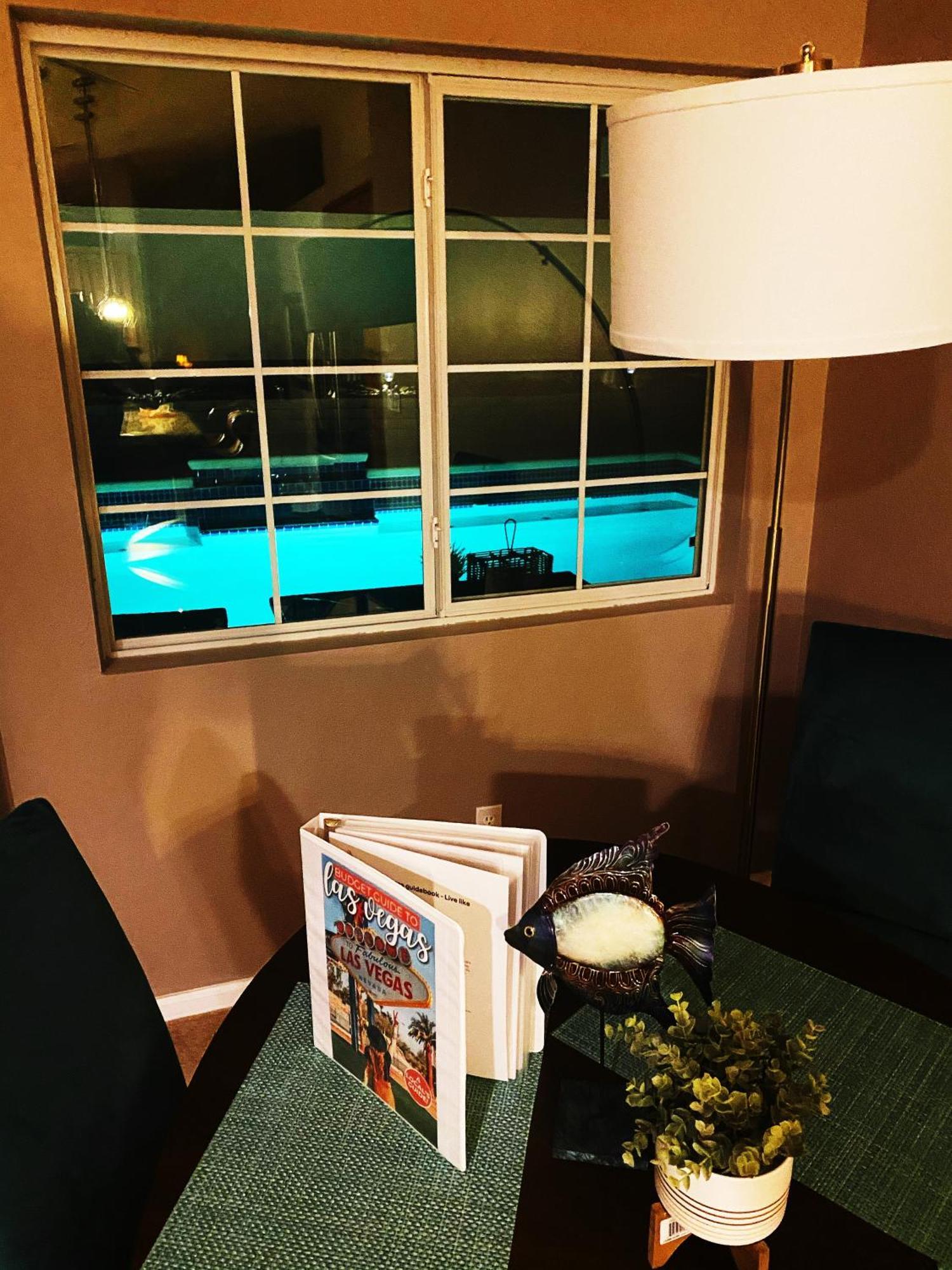 Amazing Heated Pool And Private Hot Tub 3br In Heart Of Lv Las Vegas