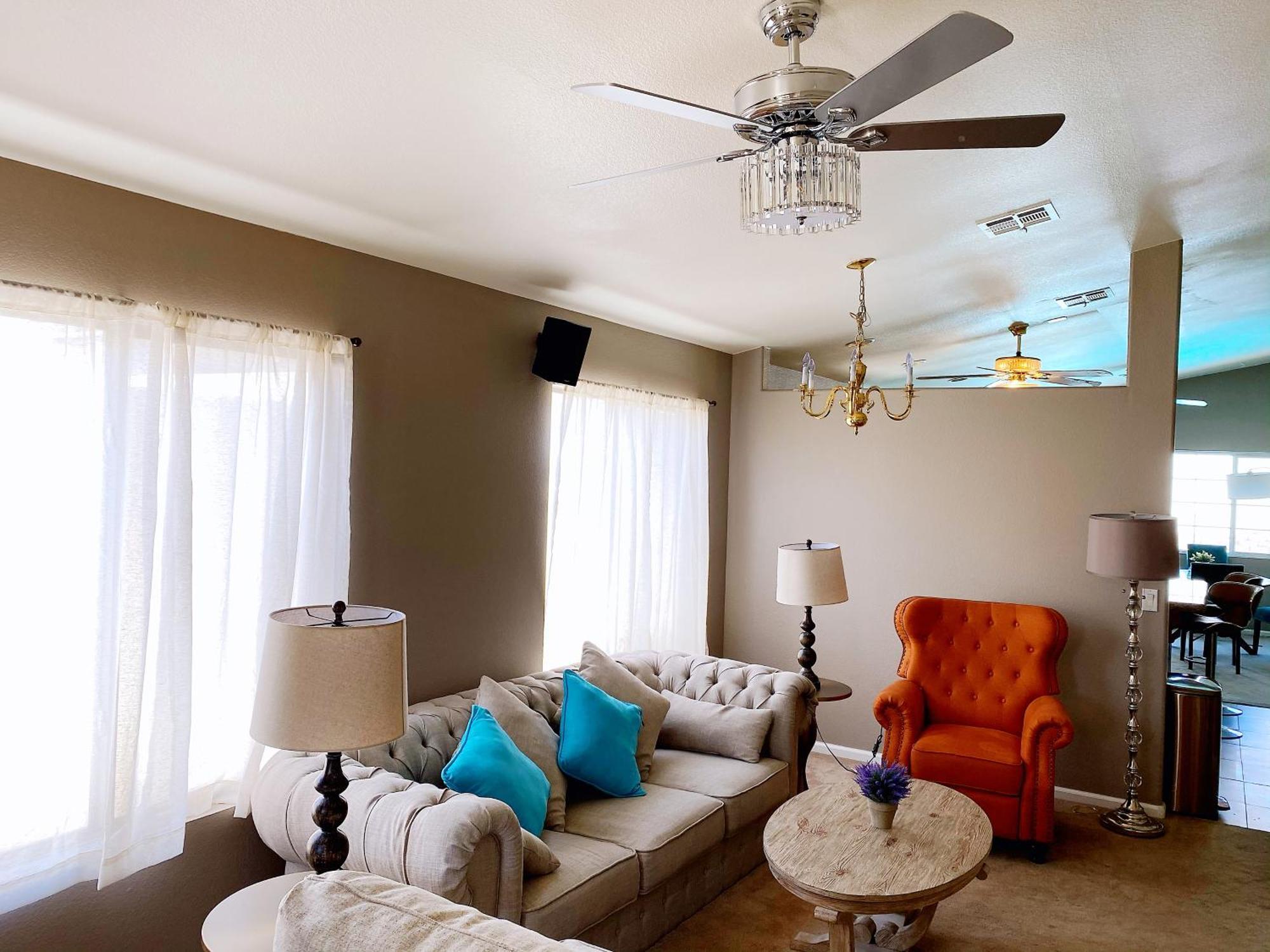 Amazing Heated Pool And Private Hot Tub 3br In Heart Of Lv
