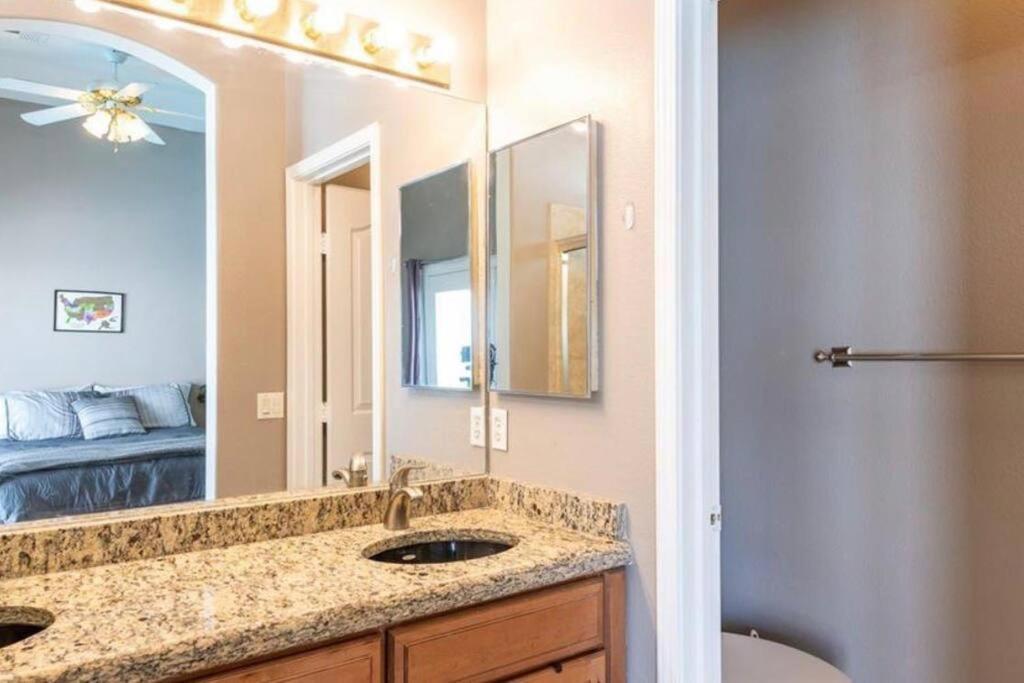 Amazing Heated Pool And Private Hot Tub 3br In Heart Of Lv Las Vegas