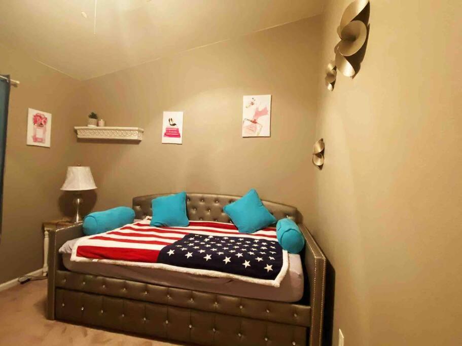 Amazing Heated Pool And Private Hot Tub 3br In Heart Of Lv Villa Las Vegas
