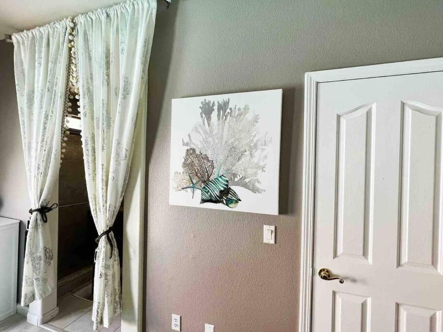 Amazing Heated Pool And Private Hot Tub 3br In Heart Of Lv Villa Las Vegas