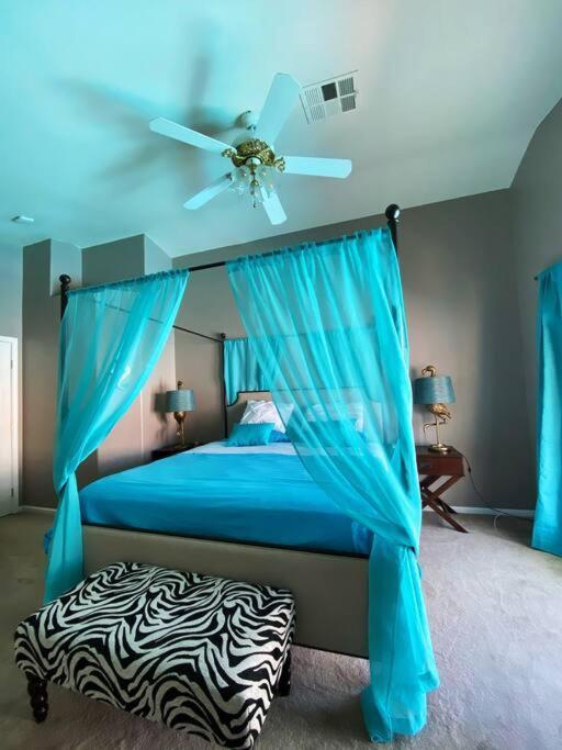 Villa Amazing Heated Pool And Private Hot Tub 3br In Heart Of Lv Las Vegas