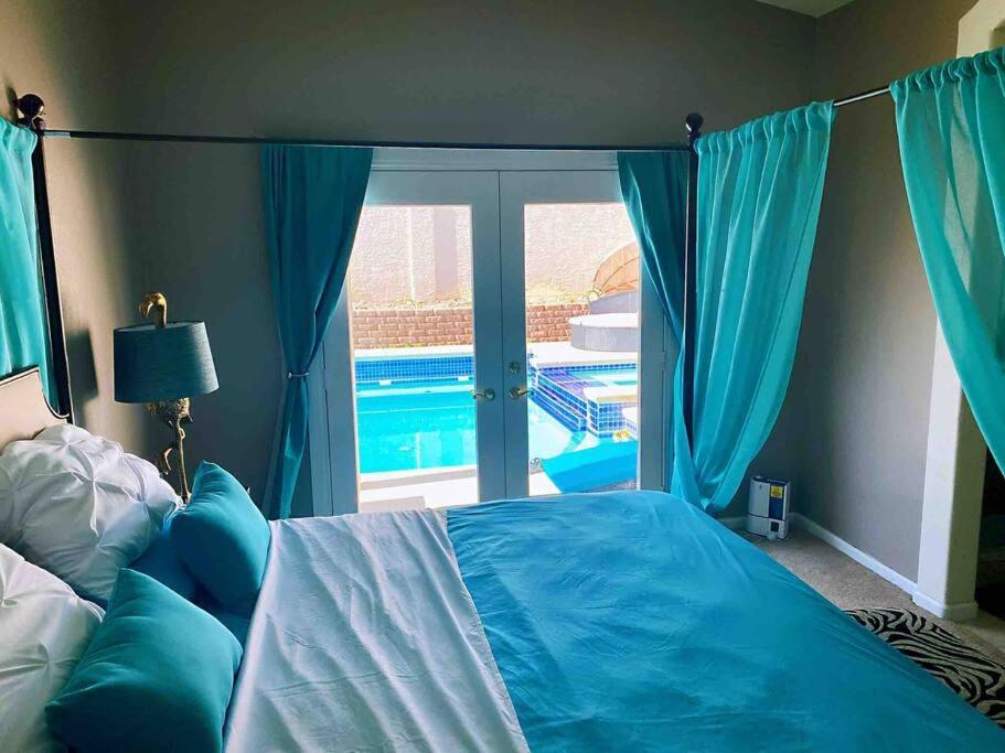 Amazing Heated Pool And Private Hot Tub 3br In Heart Of Lv *