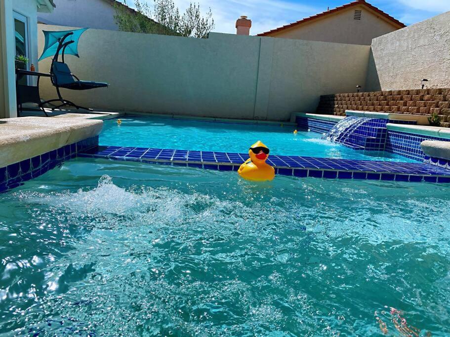 Amazing Heated Pool And Private Hot Tub 3br In Heart Of Lv Las Vegas