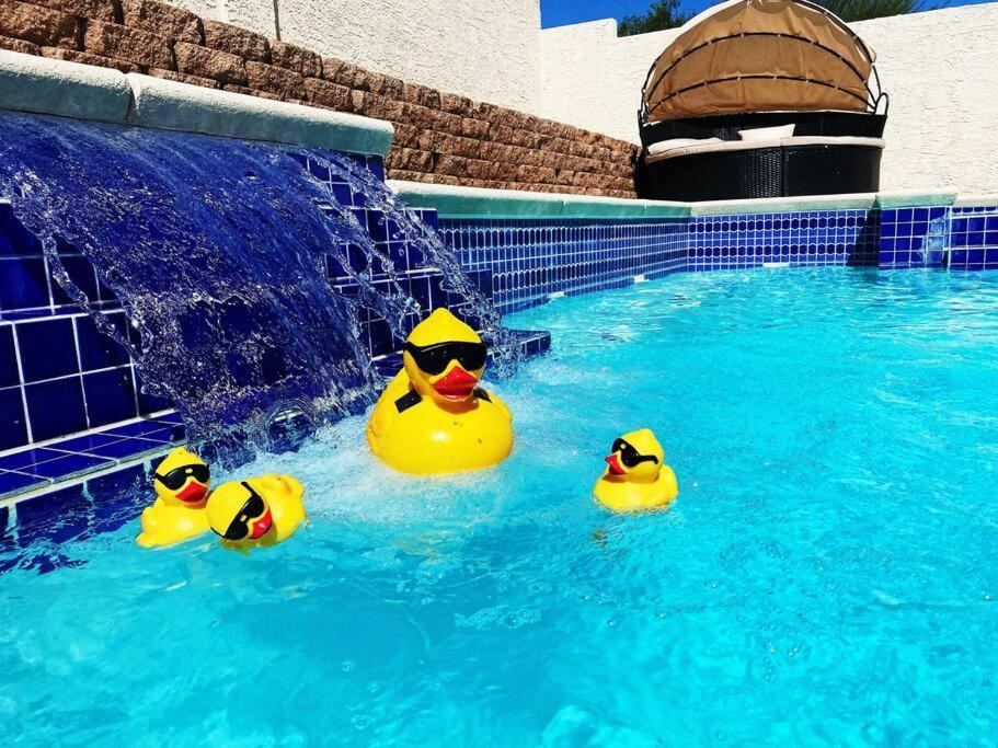 Amazing Heated Pool And Private Hot Tub 3br In Heart Of Lv Villa *
